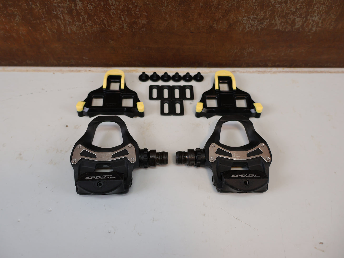 SHIMANO PD-R550 SPD-SL PEDALE / KLICKPEDAL ROAD RENNRAD SCHWARZ INKL CLEATS
