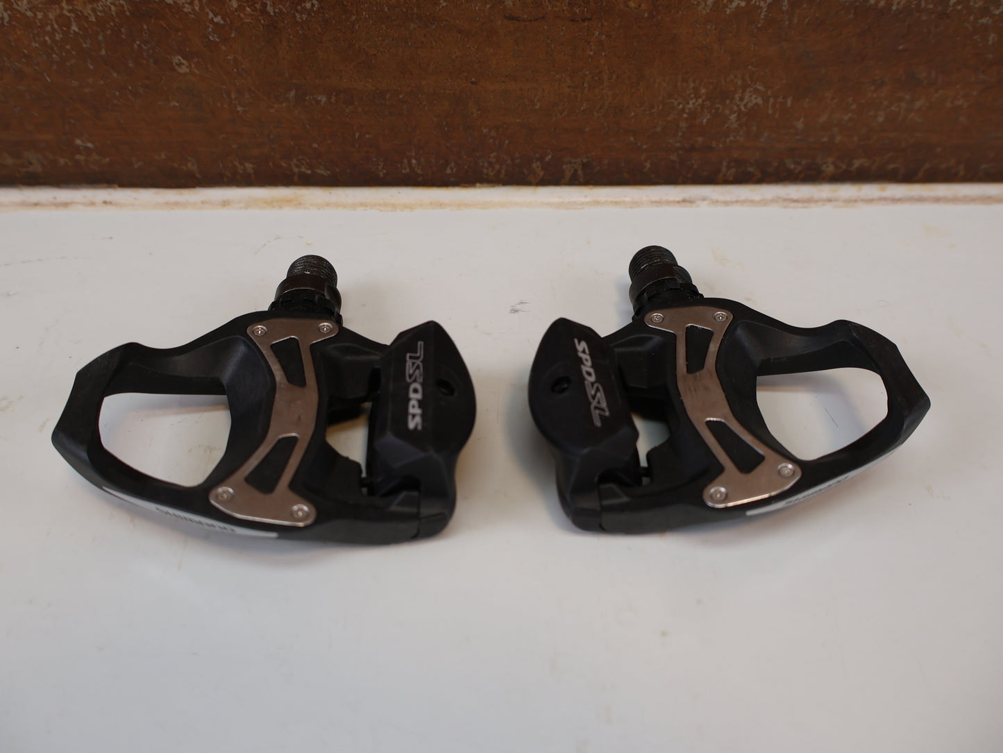 SHIMANO PD-R550 SPD-SL PEDALE / KLICKPEDAL ROAD RENNRAD SCHWARZ INKL CLEATS