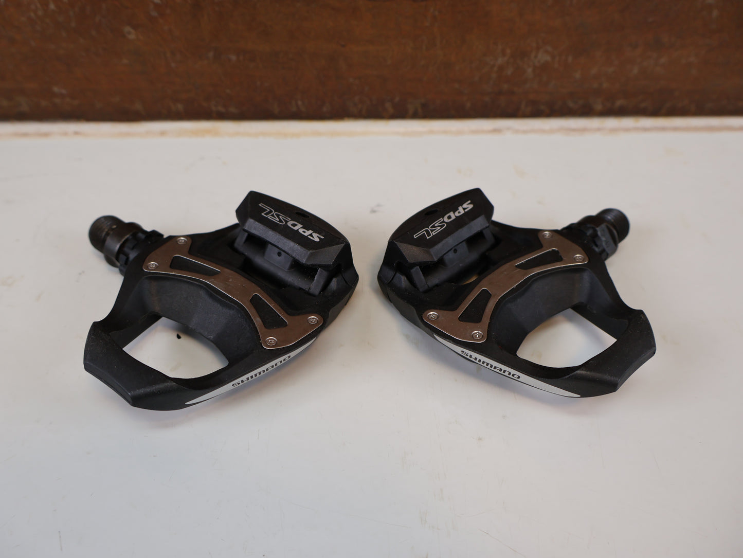 SHIMANO PD-R550 SPD-SL PEDALE / KLICKPEDAL ROAD RENNRAD SCHWARZ INKL CLEATS