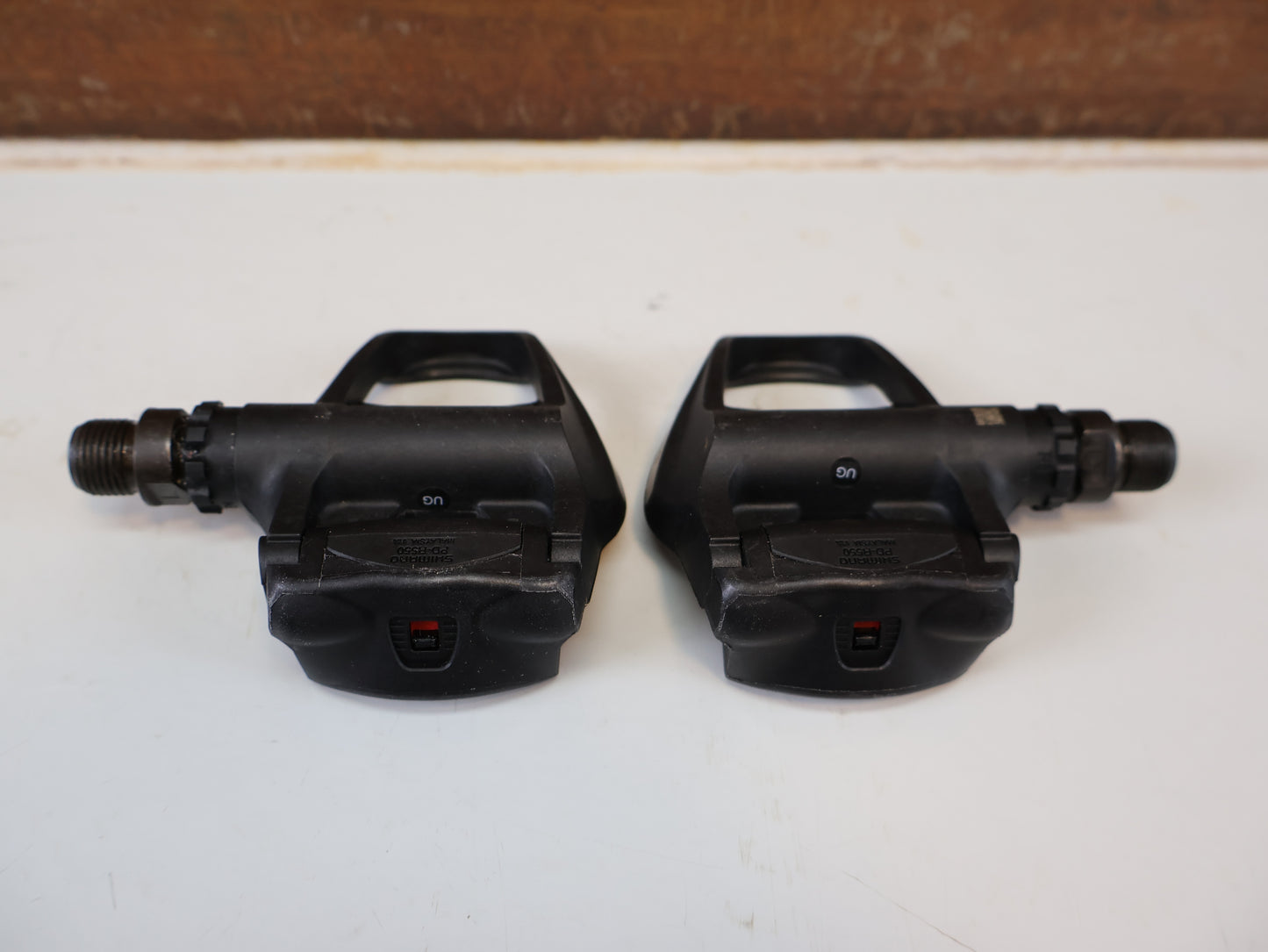 SHIMANO PD-R550 SPD-SL PEDALE / KLICKPEDAL ROAD RENNRAD SCHWARZ INKL CLEATS