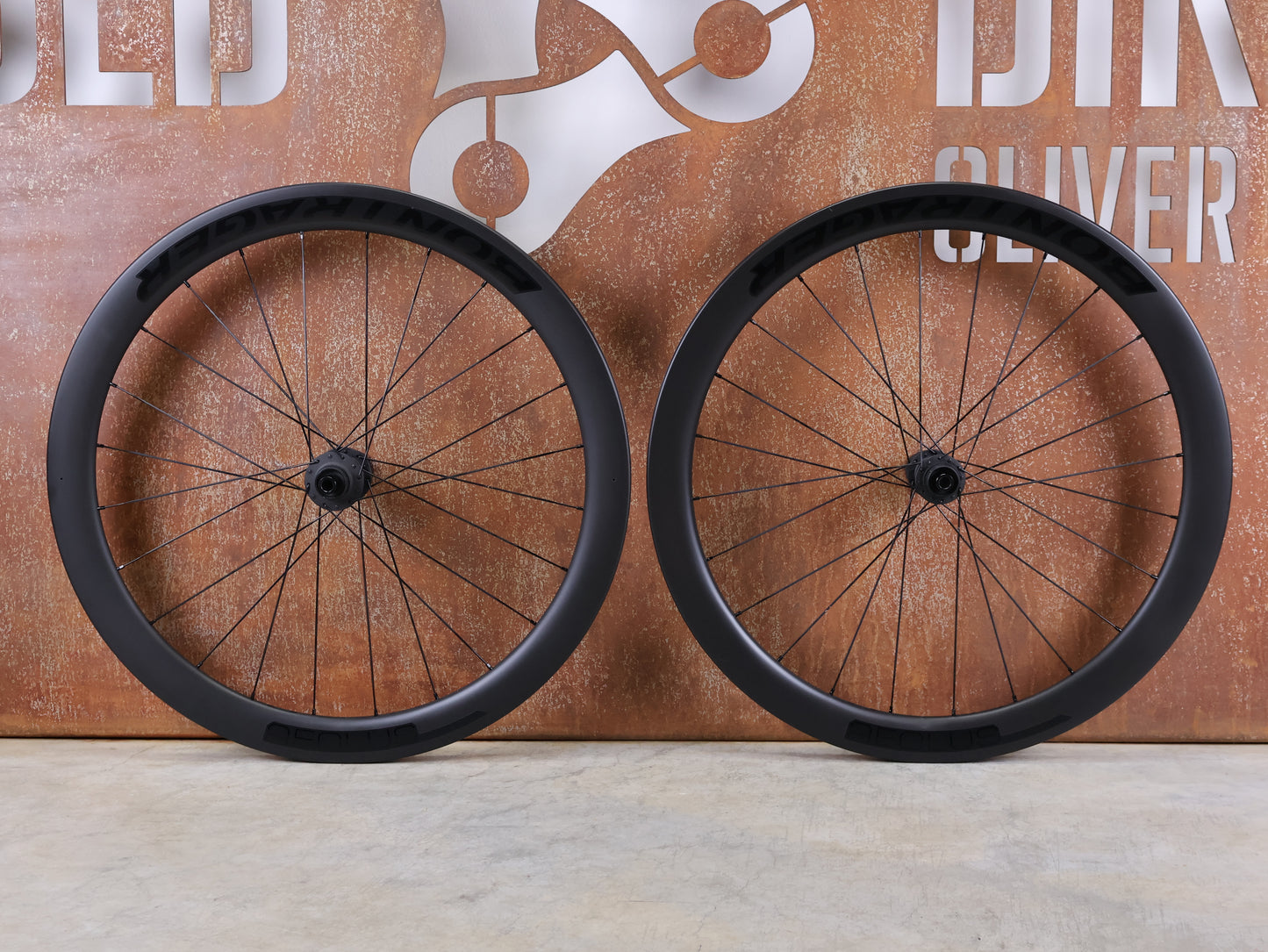 BONTRAGER AEOLUS ELITE 50 DISC LAUFRADSATZ / OCLV CARBON / 50 MM / ROAD / 1755G