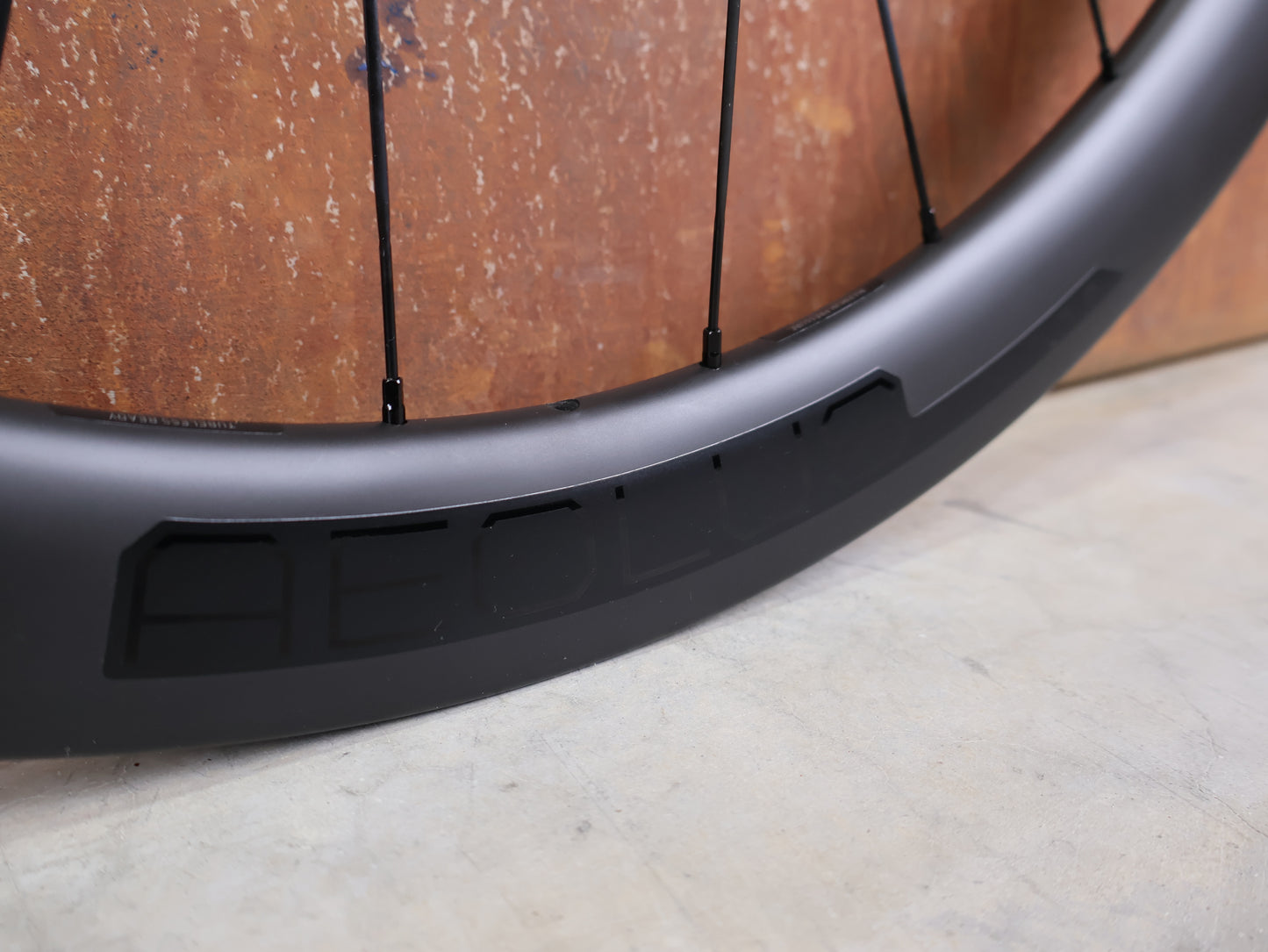 BONTRAGER AEOLUS ELITE 50 DISC LAUFRADSATZ / OCLV CARBON / 50 MM / ROAD / 1755G