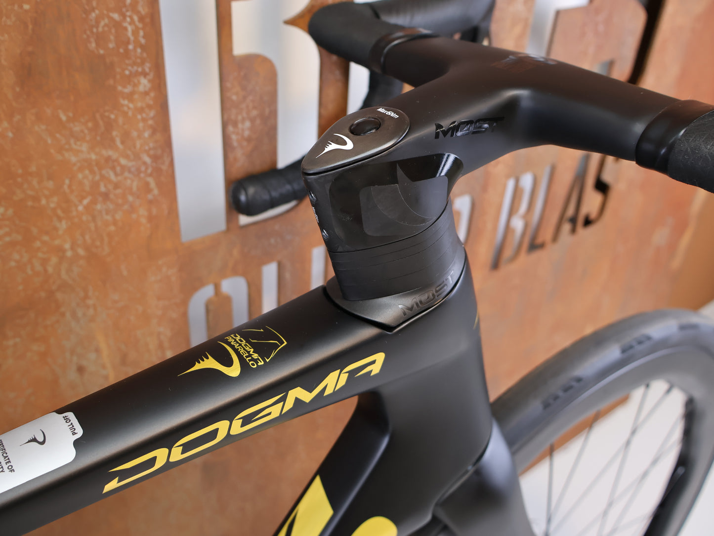 PINARELLO DOGMA X DISC RED AXS PRICETON GRIT 4540 / 53CM GOLD