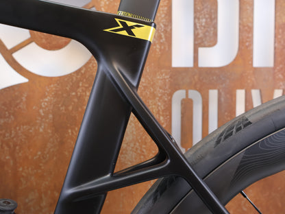 PINARELLO DOGMA X DISC RED AXS PRICETON GRIT 4540 / 53CM GOLD