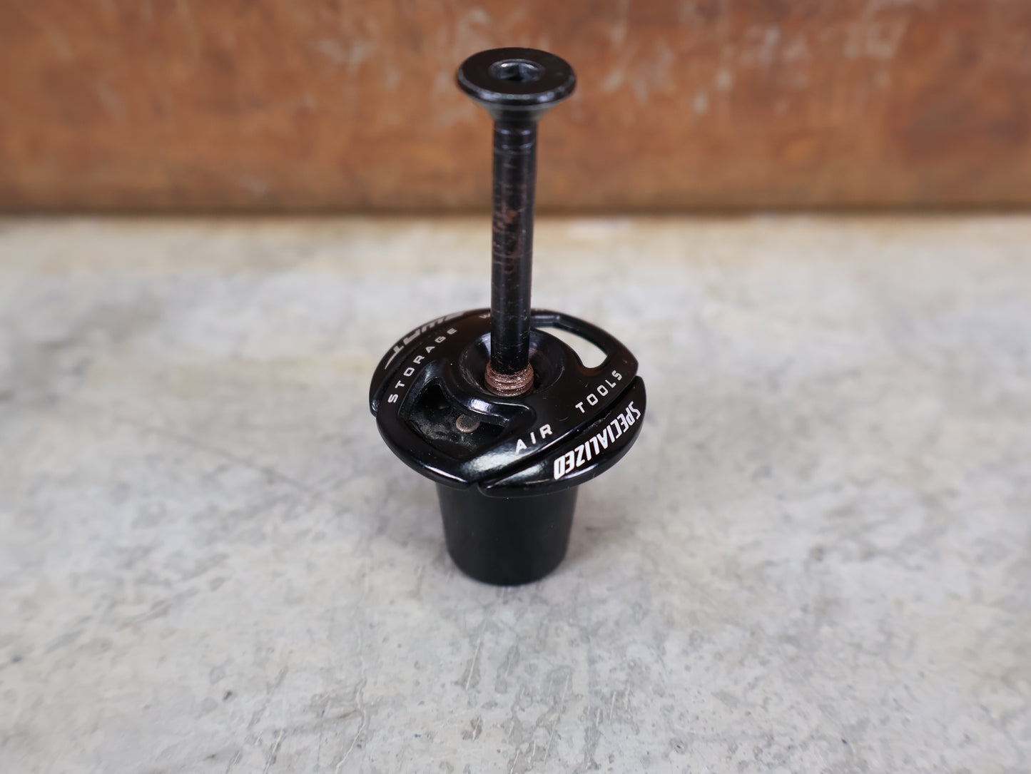 SPECIALIZED SWAT TOP CAP CHAIN TOOL / CHAIN BREAKER / STEERER TUBE INTEGRATION