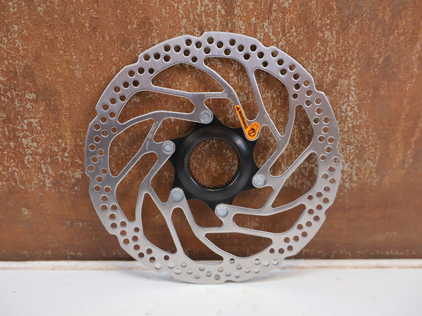 SHIMANO SM-RT30 BREMSSCHEIBE 180MM CENTERLOCK MIT MAGNET E-BIKE