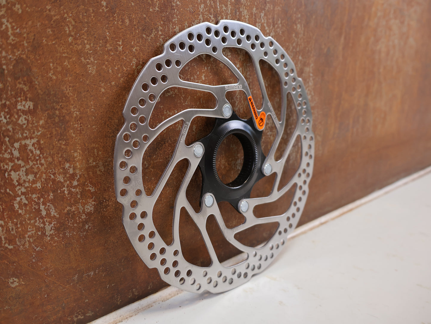 SHIMANO SM-RT30 BREMSSCHEIBE 180MM CENTERLOCK MIT MAGNET E-BIKE