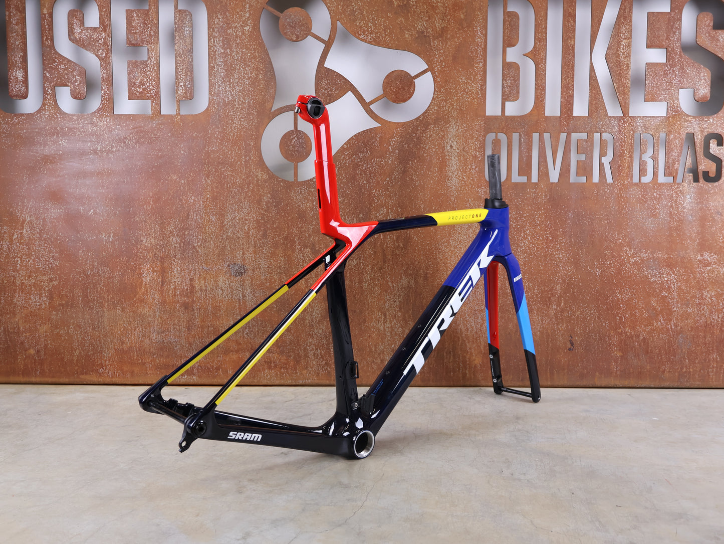 TREK MADONE SLR GEN 8 CARBON DISC FRAME SET NAVY SMOKE S 