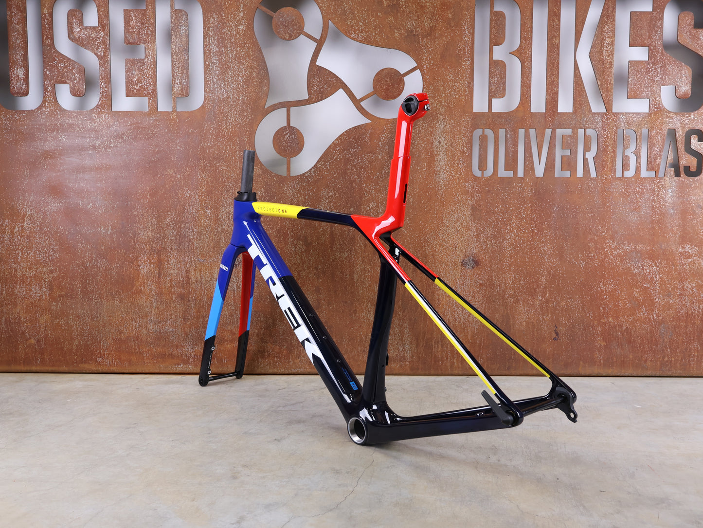 TREK MADONE SLR GEN 8 CARBON DISC FRAME SET NAVY SMOKE S 