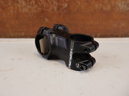 PRO VORBAU KORYAK 50MM 0 GRAD 31.8MM SCHWARZ MY21