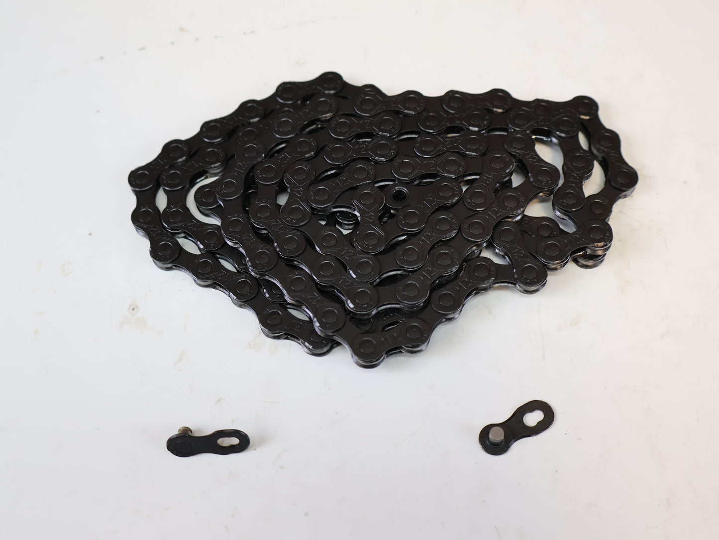 KMC E12 BLACKTECH E-BIKE CHAIN / 12-SPEED BLACK 130 LINKS MTB