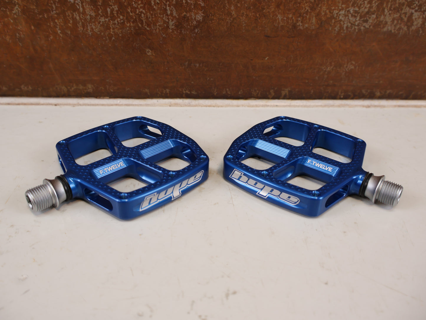 HOPE F12 KINDER PEDALE BLAU CNC FLAT PEDALS 9/16 ZOLL OHNE PINS