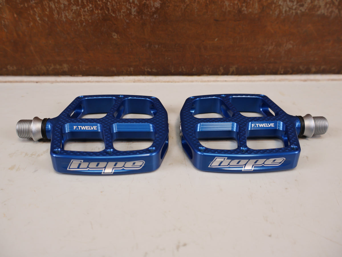 HOPE F12 KINDER PEDALE BLAU CNC FLAT PEDALS 9/16 ZOLL OHNE PINS