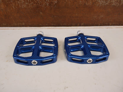 HOPE F12 KINDER PEDALE BLAU CNC FLAT PEDALS 9/16 ZOLL OHNE PINS