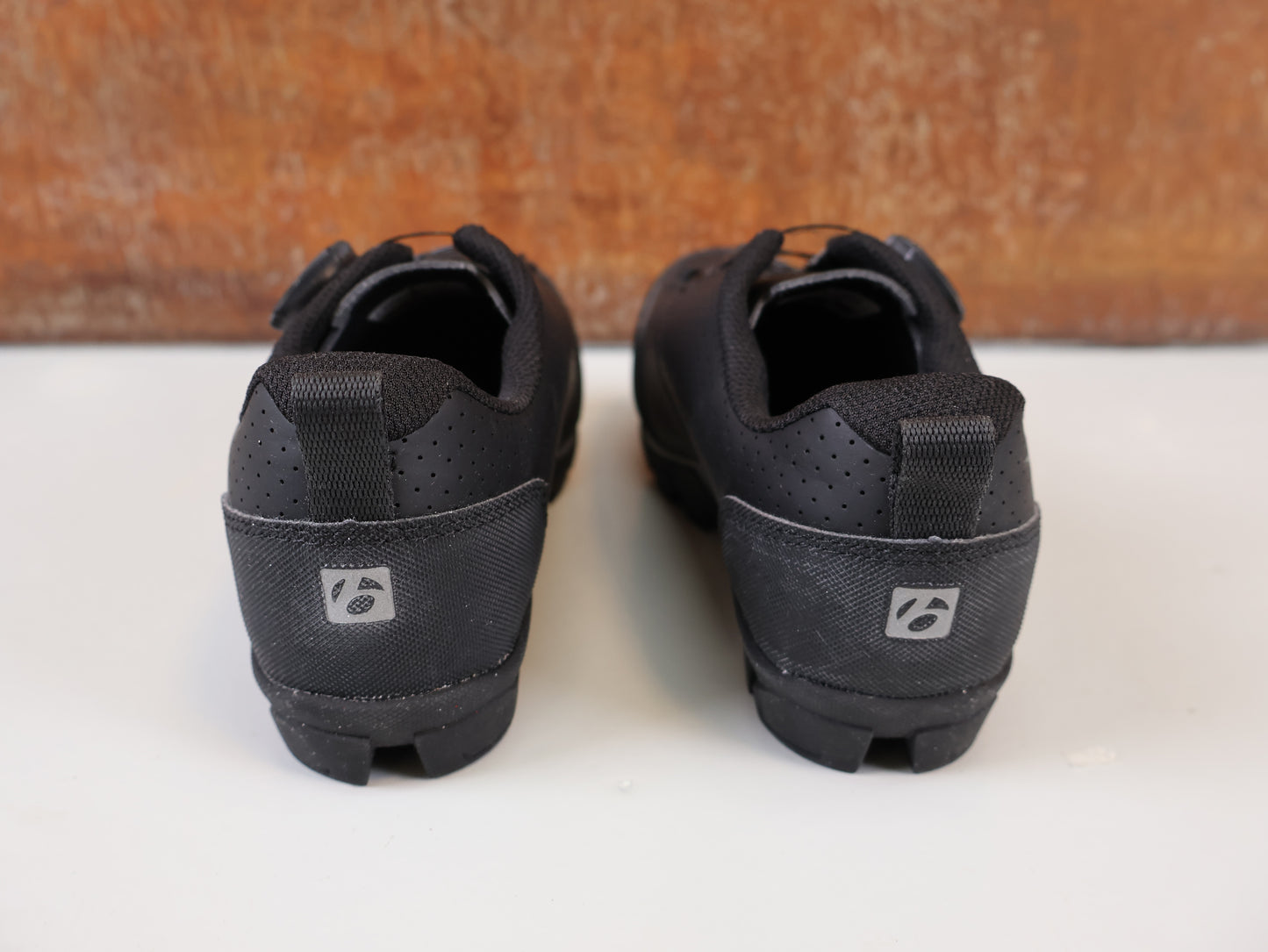 BONTRAGER EVOKE MTB SHOE / BOA L6 / GNARGUARD / SIZE 37 / BLACK