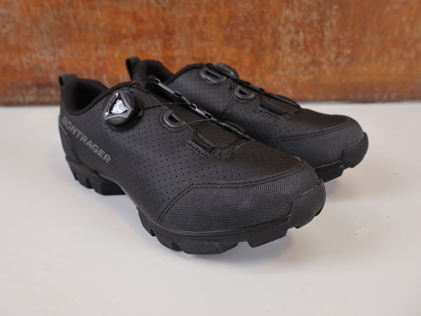 BONTRAGER EVOKE MTB SHOE / BOA L6 / GNARGUARD / SIZE 37 / BLACK