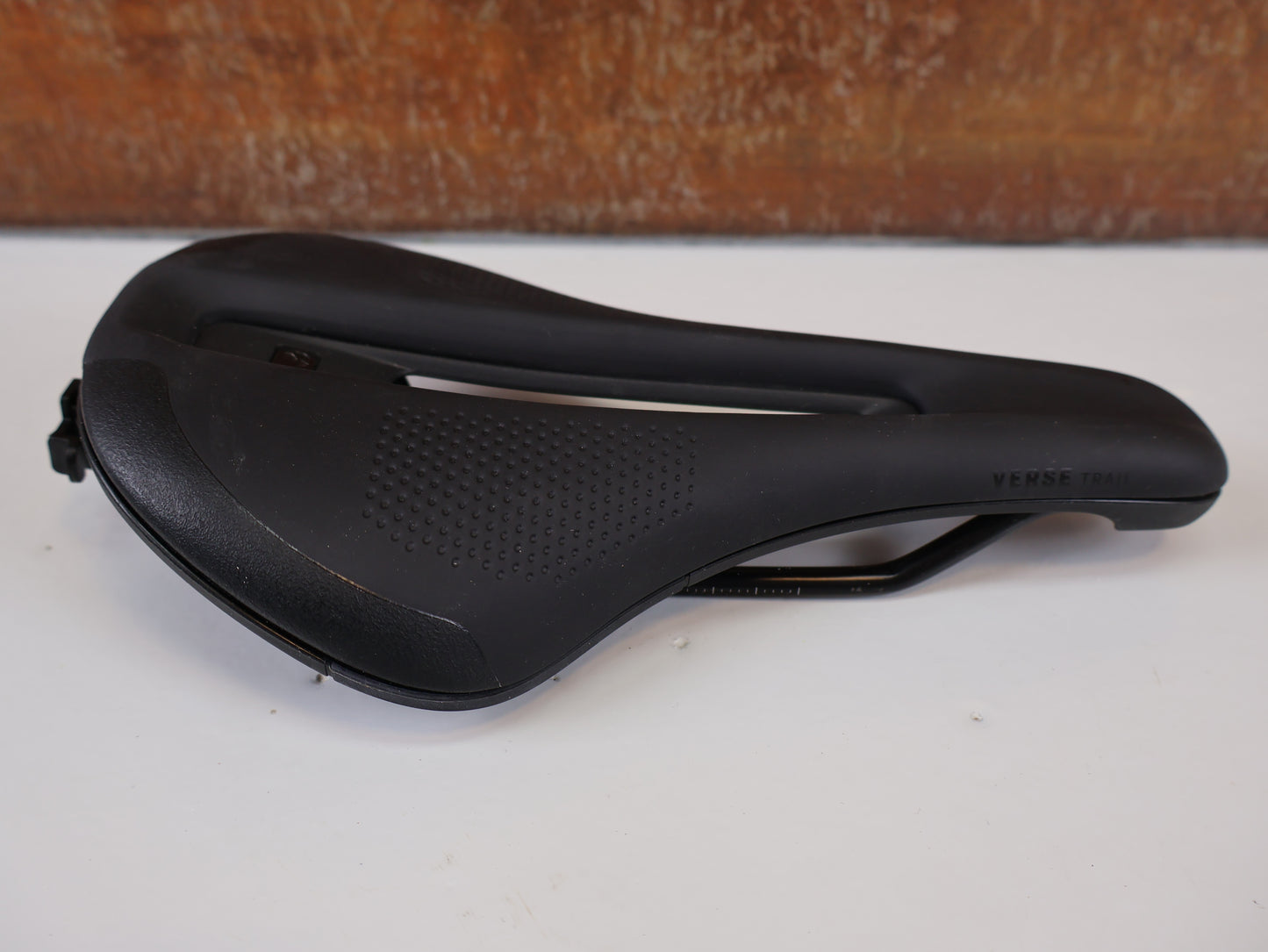 BONTRAGER VERSE SHORT ELITE TRAIL SADDLE / 145 MM / WING FLEX / AUSTENITE STEEL