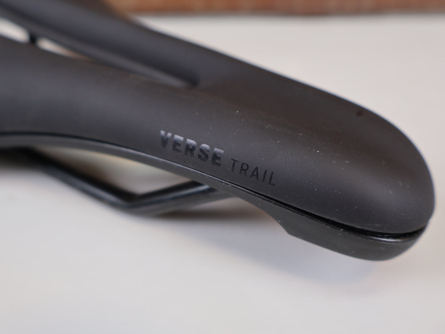 BONTRAGER VERSE SHORT ELITE TRAIL SADDLE / 145 MM / WING FLEX / AUSTENITE STEEL