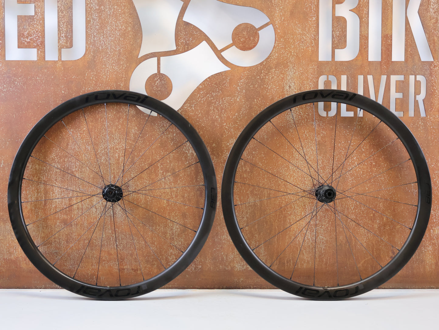 ROVAL RAPIDE C38 DISC CARBON LAUFRADSATZ / SHIMANO 11S ROAD GRAVEL WHEELS