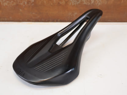 FIZIK VENTO ARGO R1 SATTEL / CARBON RAILS / 140MM / 185G / RENNRAD