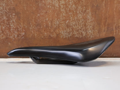 FIZIK VENTO ARGO R1 SATTEL / CARBON RAILS / 140MM / 185G / RENNRAD