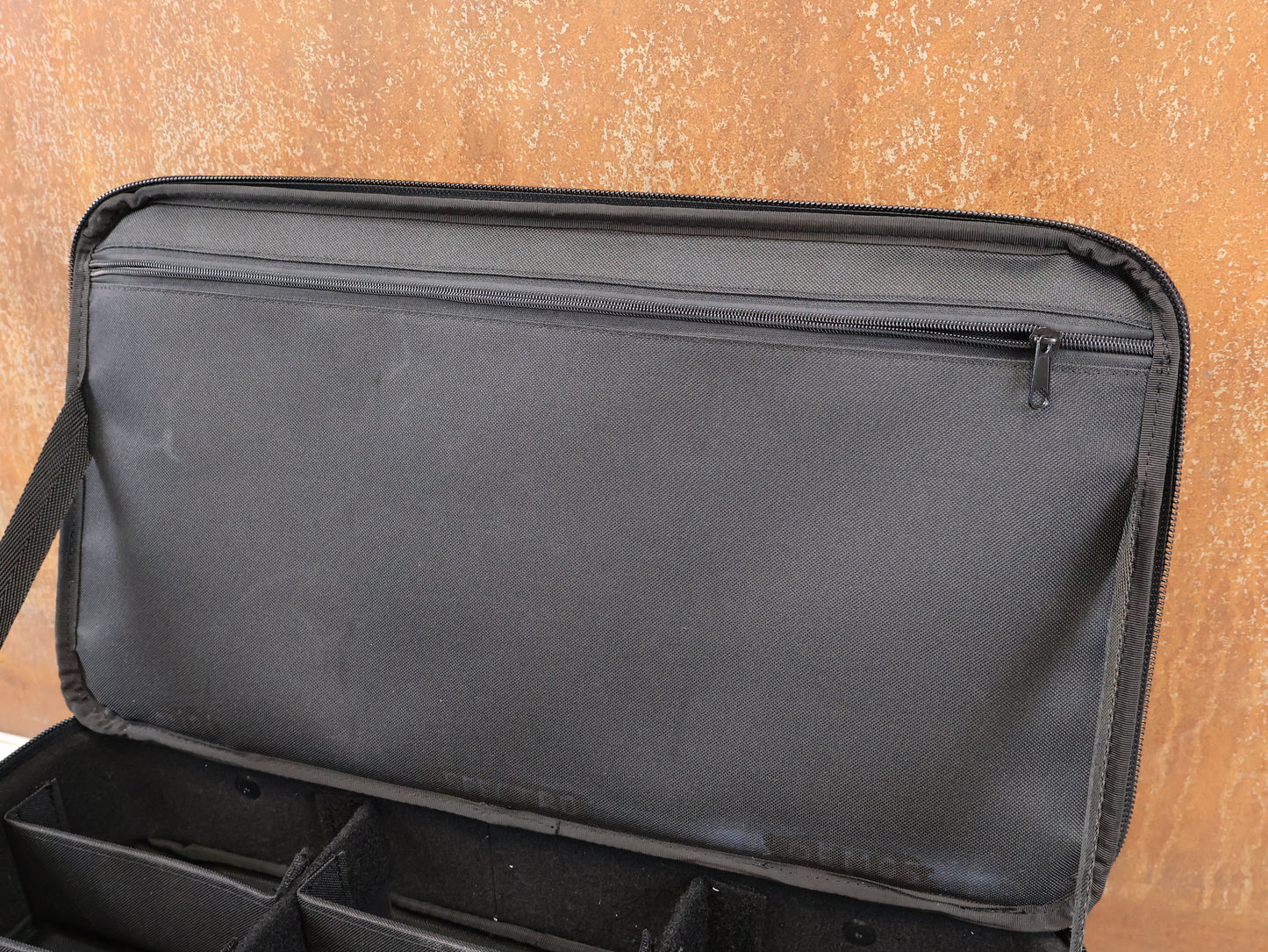 KOO KOFFER XL ZUBEHÖRTASCHE 54X30X18CM / TEAM KOO HARDCASE SCHWARZ