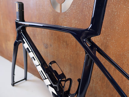 TREK MADONE SLR GEN 8 RAHMENSET NAVY SMOKE / M / PROJECT ONE