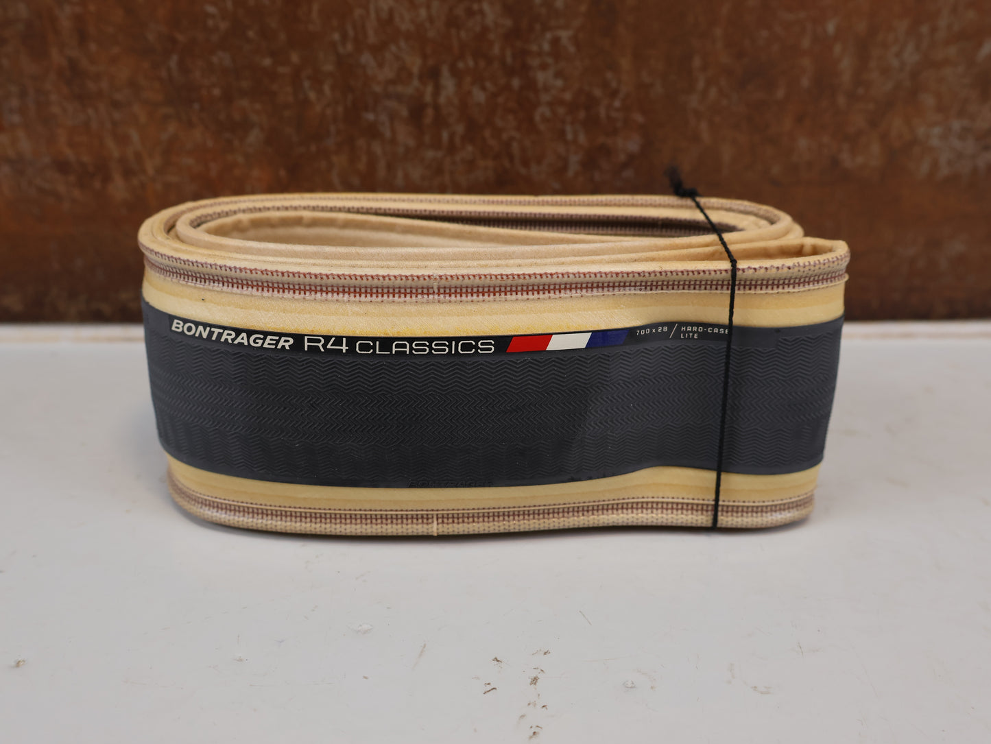BONTRAGER R4 CLASSICS HARD-CASE LITE RENNREIFEN / 700X28C 28-622 / TANWALL