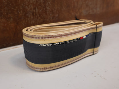 BONTRAGER R4 CLASSICS HARD-CASE LITE RENNREIFEN / 700X28C 28-622 / TANWALL