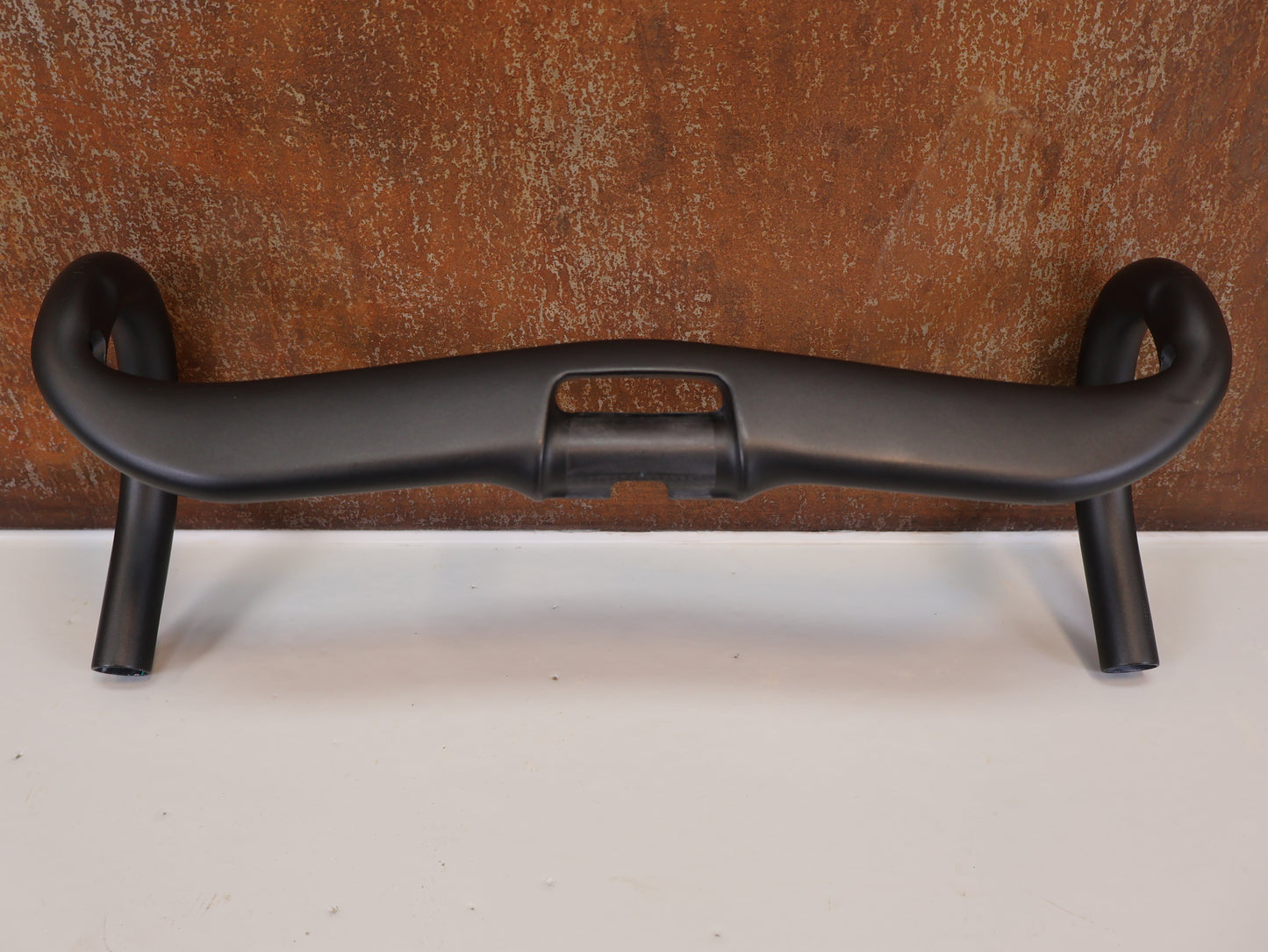 TREK MADONE SLR CARBON HANDLEBAR / VR-CF / 400MM / OCLV CARBON / DNISTER BLACK