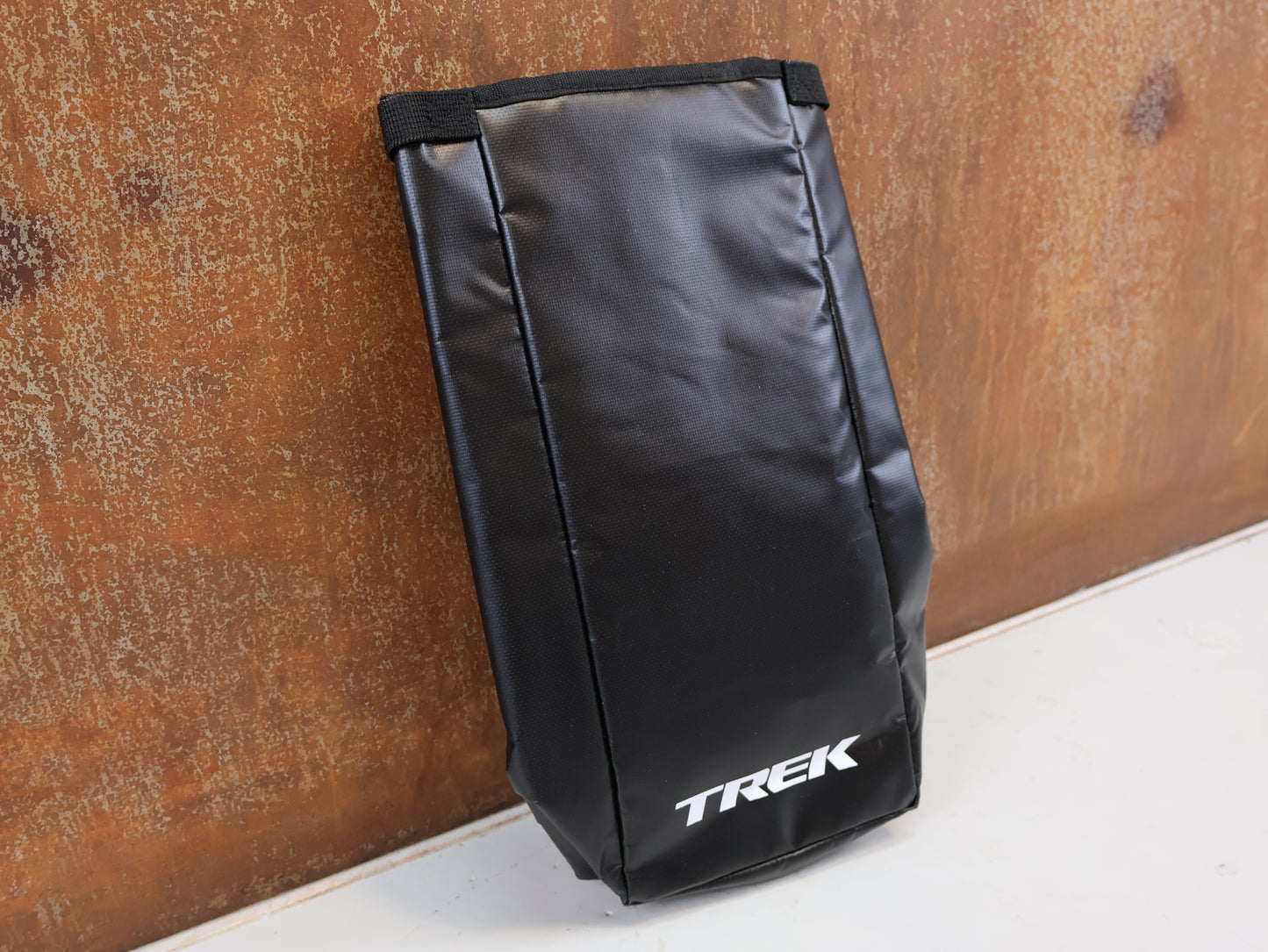 TREK WATERPROOF BUCKLED NIP BAG W5268548 / STYLISCHE UNIVERSAL TRANSPORTTASCHE