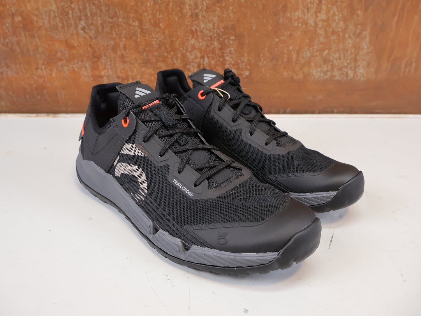 FIVE TEN TRAILCROSS LT MTB SCHUH FLAT CORE BLACK GR. 42 2/3