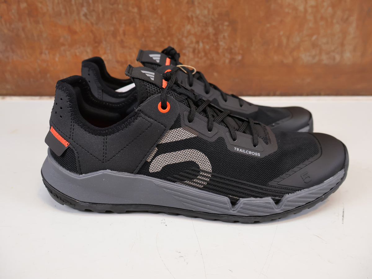 FIVE TEN TRAILCROSS LT MTB SCHUH FLAT CORE BLACK GR. 42 2/3