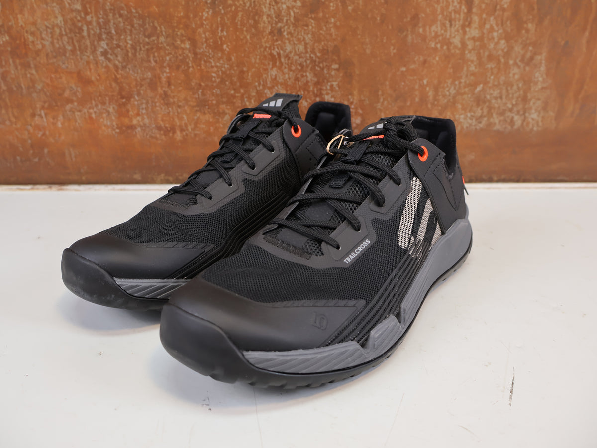 FIVE TEN TRAILCROSS LT MTB SCHUH FLAT CORE BLACK GR. 42 2/3