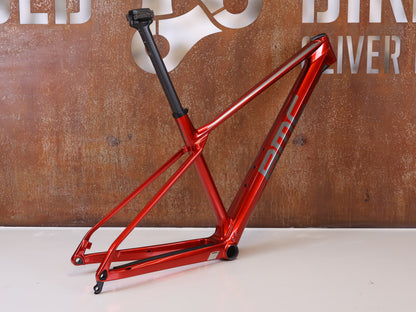 BMC TWOSTROKE 01 RAHMENSET / GRÖSSE M / RED GREY / PREMIUM CARBON / 1420G