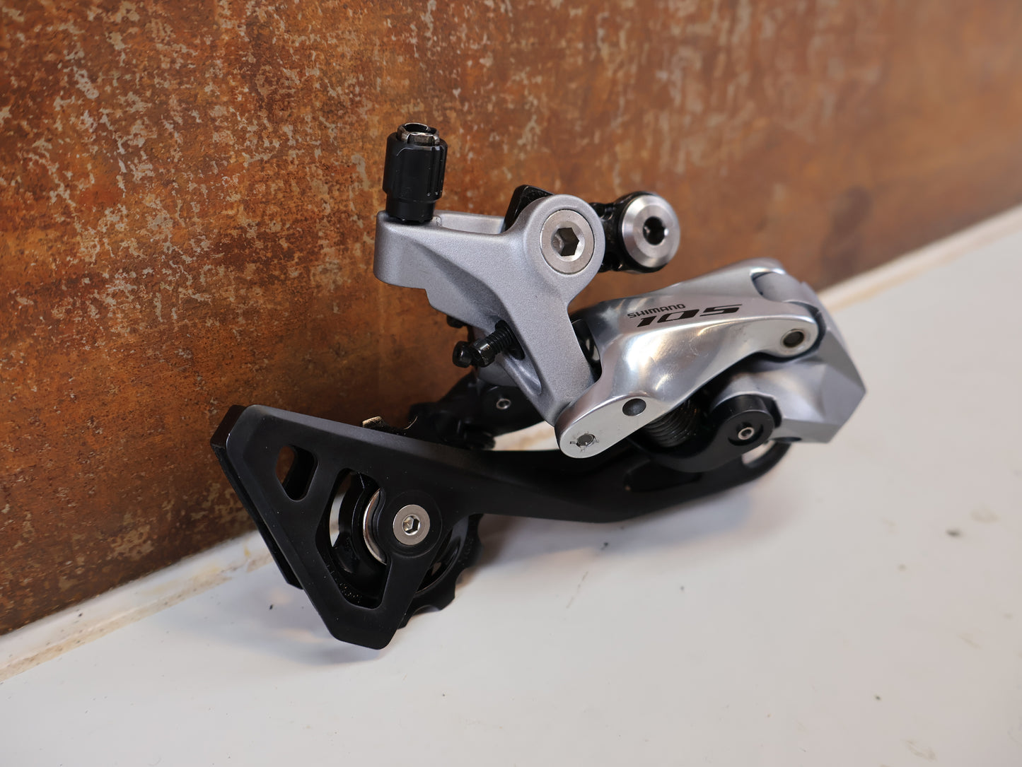 SHIMANO 105 RD-R7000 SCHALTWERK GS SILBER / 2X11-FACH / MITTELLANG BIS 34Z