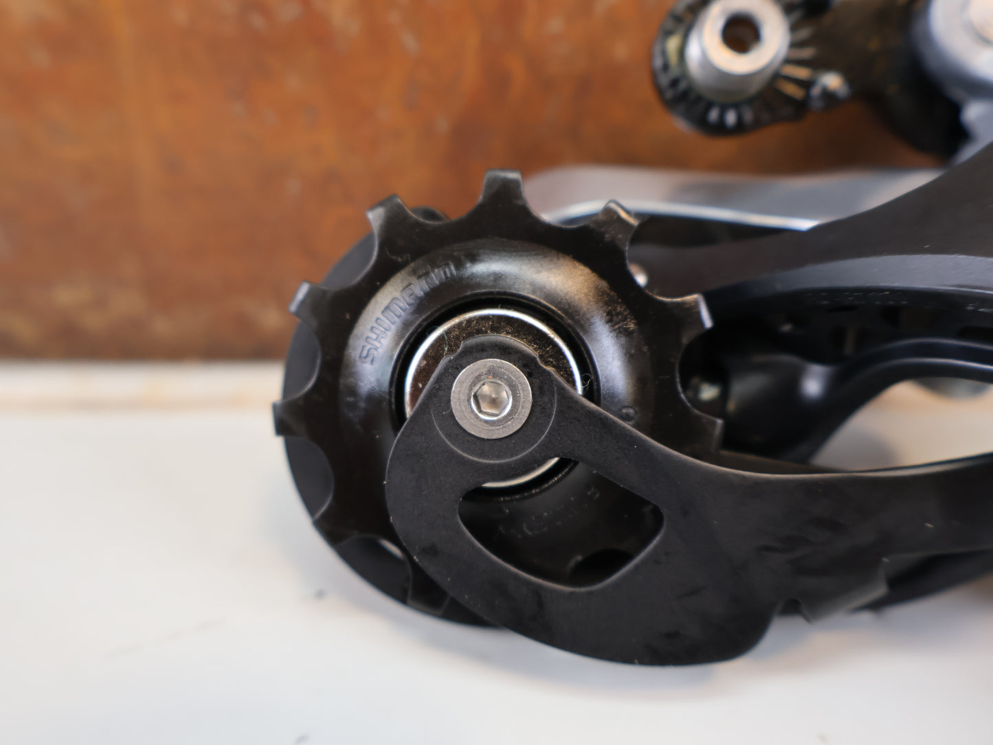 SHIMANO 105 RD-R7000 SCHALTWERK GS SILBER / 2X11-FACH / MITTELLANG BIS 34Z
