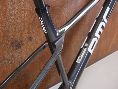 BMC TWOSTROKE 01 RAHMENSET / GRÖSSE L / ANTHRACITE PRISMA / WHITE / 1390G