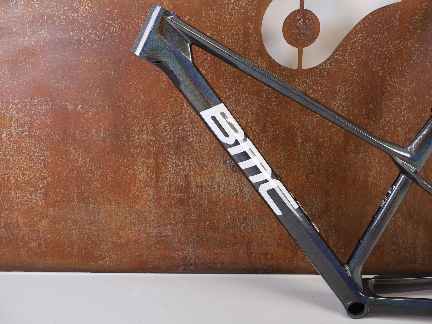 BMC TWOSTROKE 01 RAHMENSET / GRÖSSE L / ANTHRACITE PRISMA / WHITE / 1390G