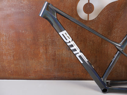 BMC TWOSTROKE 01 RAHMENSET / GRÖSSE L / ANTHRACITE PRISMA / WHITE / 1390G