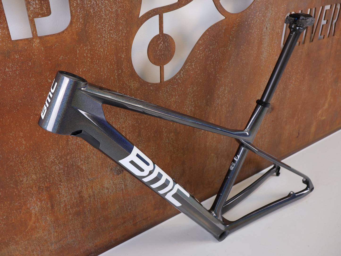 BMC TWOSTROKE 01 RAHMENSET / GRÖSSE L / ANTHRACITE PRISMA / WHITE / 1390G