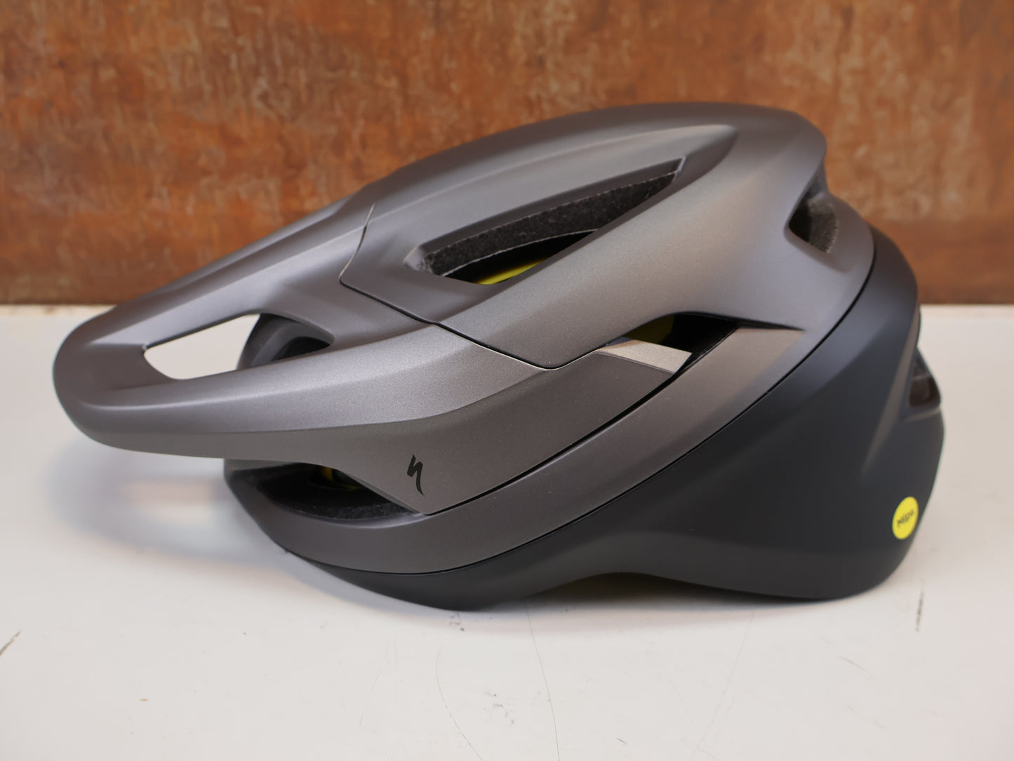 SPECIALIZED CAMBER MTB HELM GR. XL 60-63CM SMOKE BLACK CE