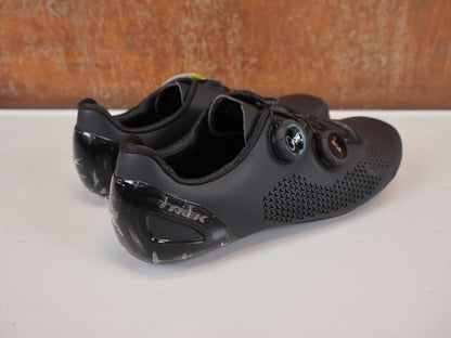 TREK RSL ROAD BIKE SHOE / SIZE 43 / BLACK / OCLV CARBON / METNET / 252G
