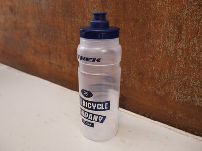 TREK FLY WASSERFLASCHE 740ML / TRINKFLASCHE IN DARK BLUE/CLEAR