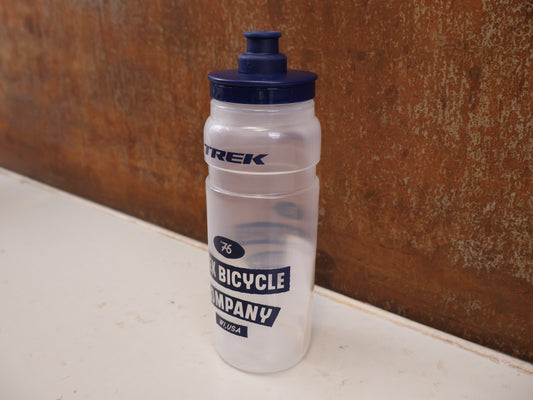 TREK FLY WASSERFLASCHE 740ML / TRINKFLASCHE IN DARK BLUE/CLEAR