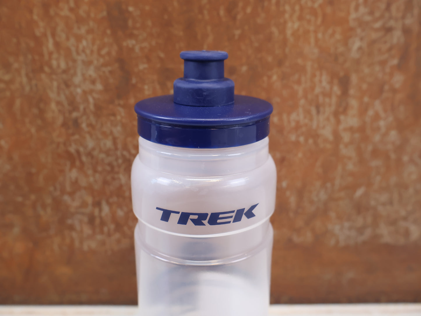 TREK FLY WASSERFLASCHE 740ML / TRINKFLASCHE IN DARK BLUE/CLEAR