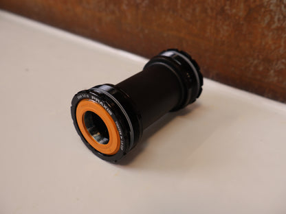 PRAXIS T47 INBOARD BOTTOM BRACKET / 85.5MM / SHIMANO 24MM
