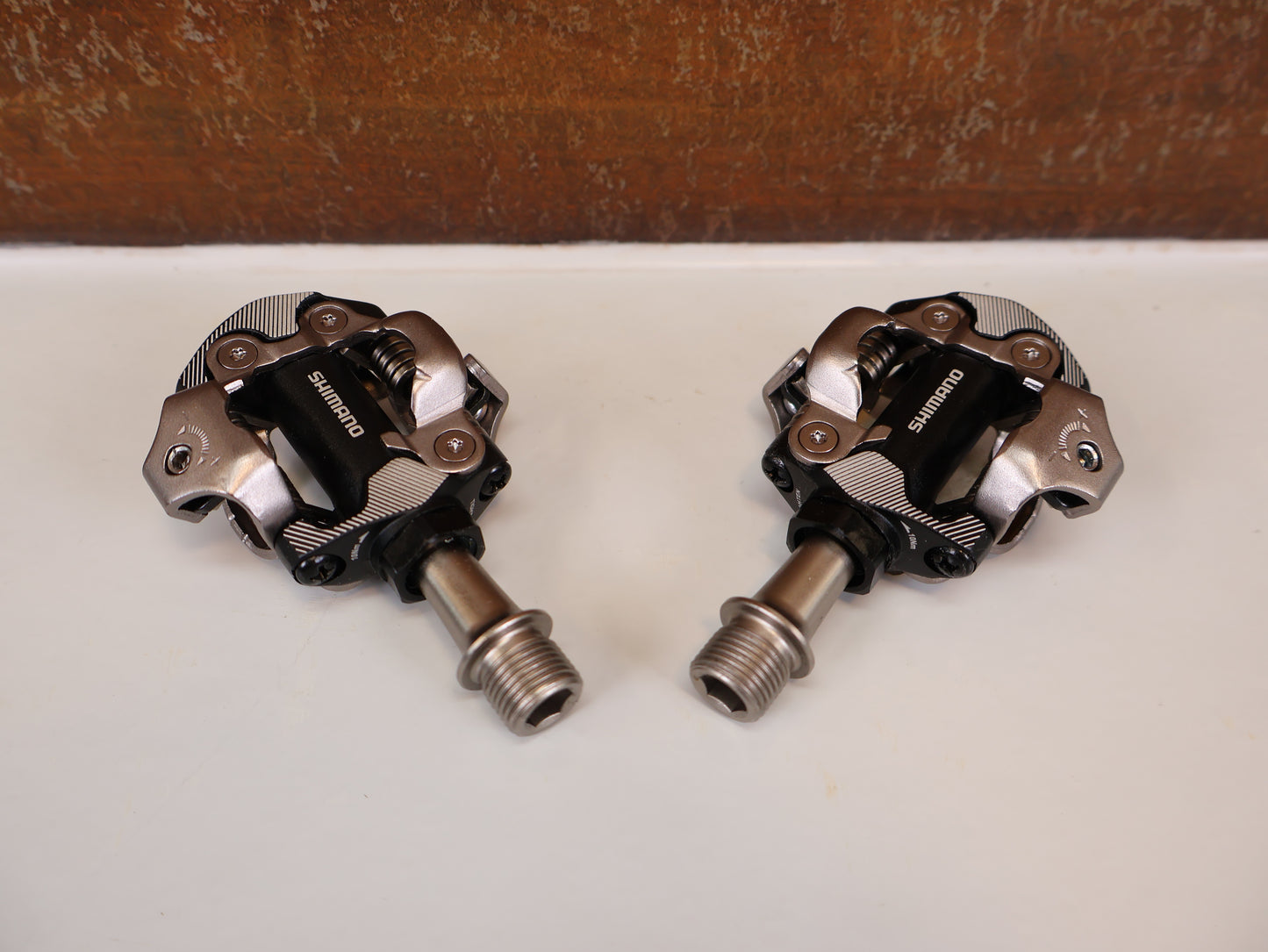 SHIMANO DEORE XT PD-M8100 SPD-PEDALE / XC-RACE / INKL. SM-SH51 CLEATS / 342G