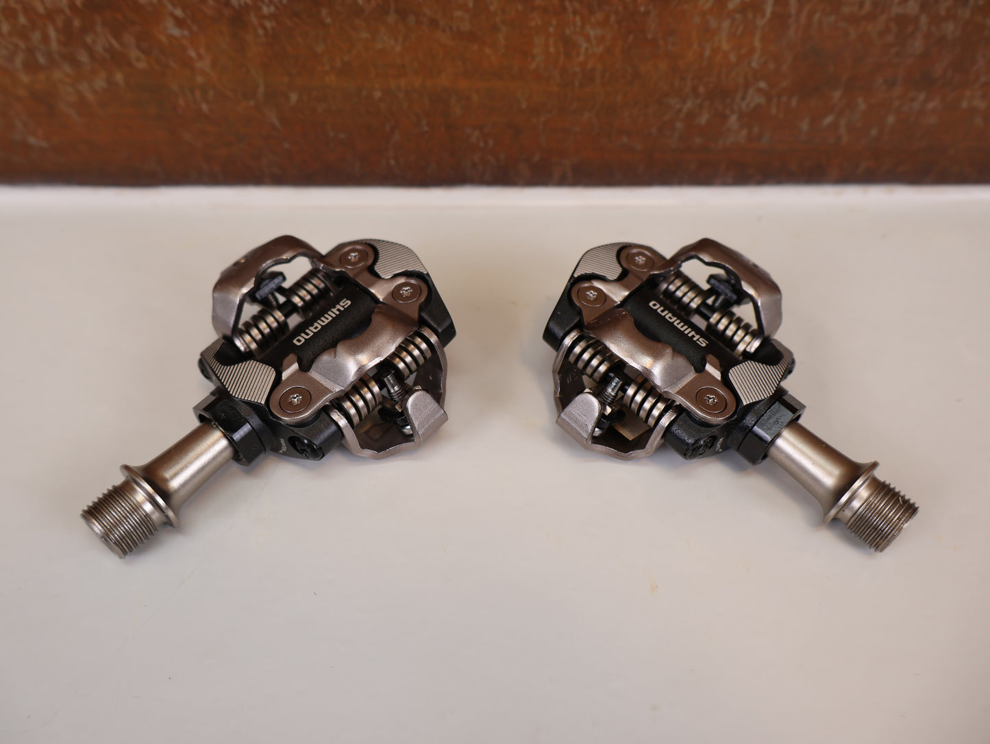 SHIMANO DEORE XT PD-M8100 SPD-PEDALE / XC-RACE / INKL. SM-SH51 CLEATS / 342G