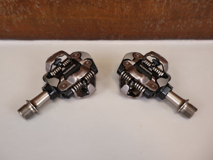 SHIMANO DEORE XT PD-M8100 SPD-PEDALE / XC-RACE / INKL. SM-SH51 CLEATS / 342G